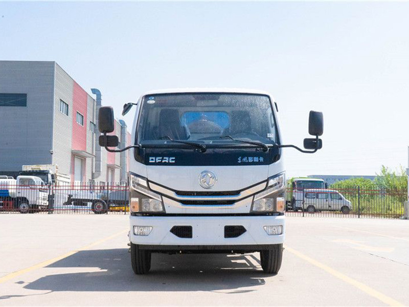 黄牌多(duō)利卡5方勾臂垃圾車(chē)
