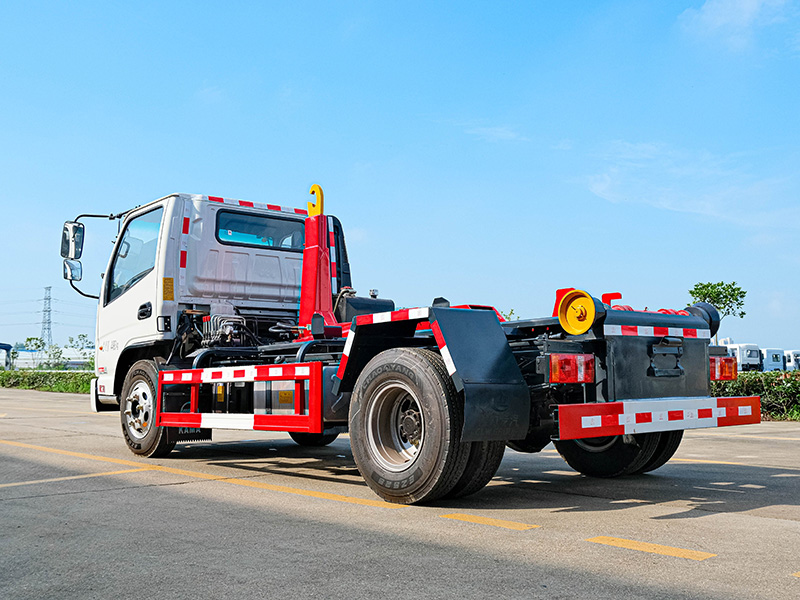 蓝牌凯马建筑勾臂垃圾車(chē)