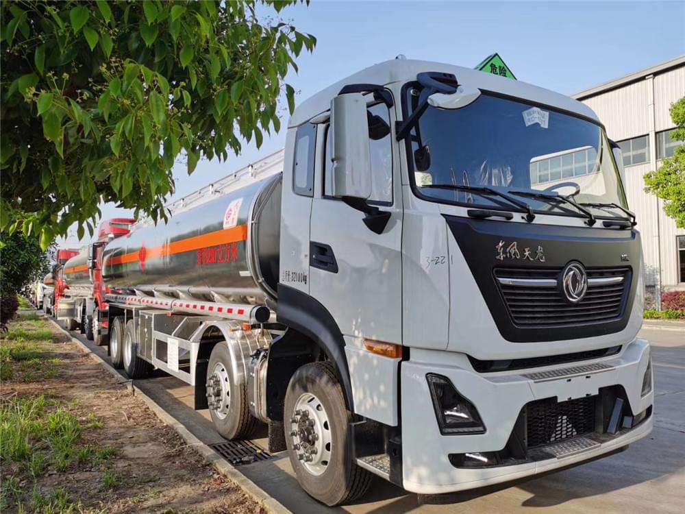 29.7方國(guó)六前四后八东风天龙350马力油罐車(chē)