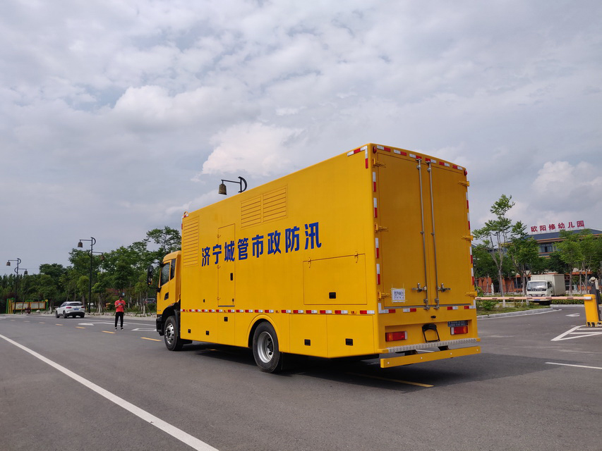 东风天锦2000方大流量排水車(chē)