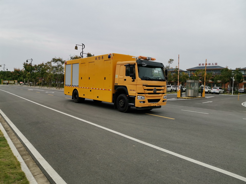 重汽豪沃救险車(chē)