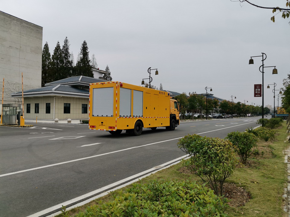 重汽豪沃救险車(chē)