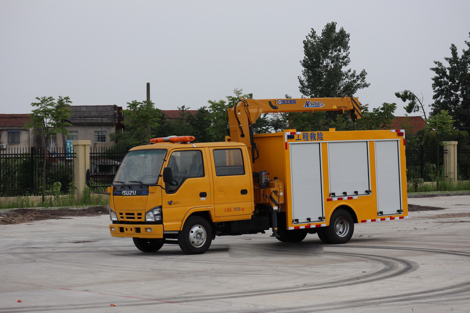 五十铃带吊工程救险車(chē)