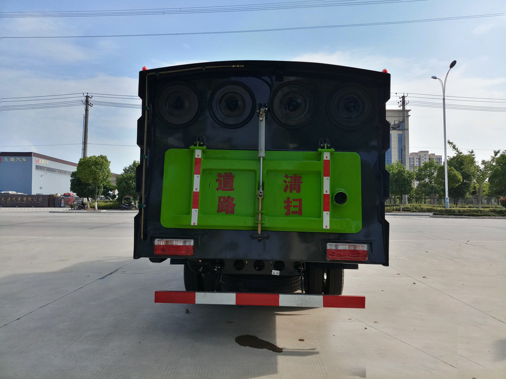 1方水 4方尘东风D6 吸尘車(chē)