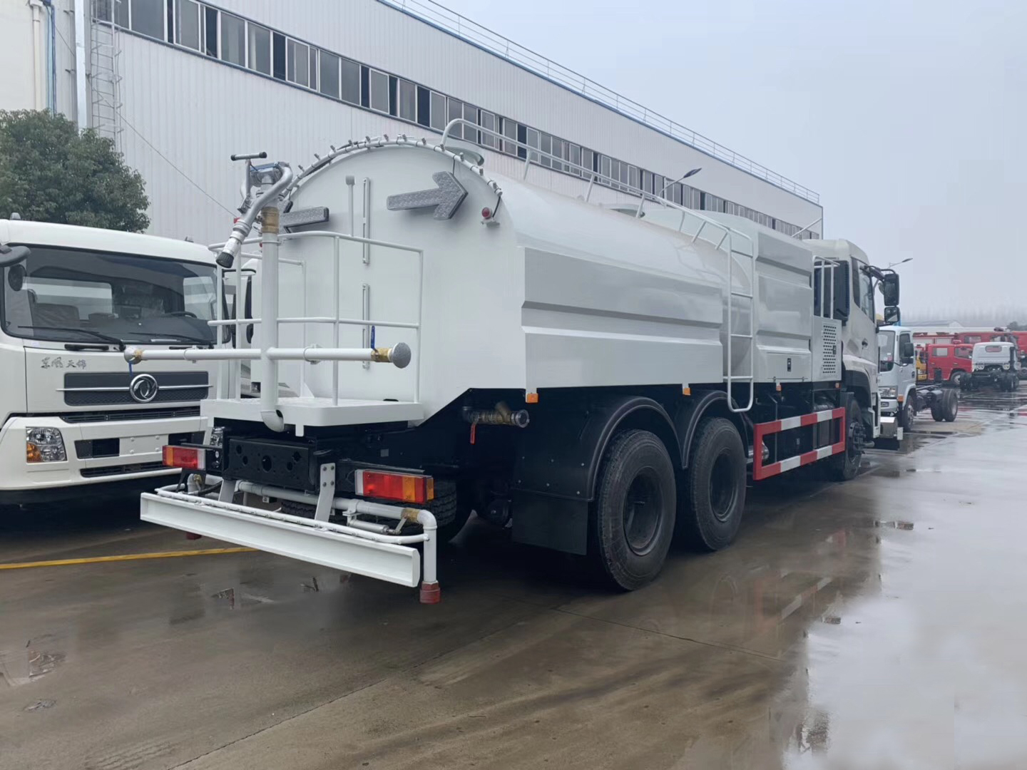 13方东风天龙 后双桥路面清洗車(chē)