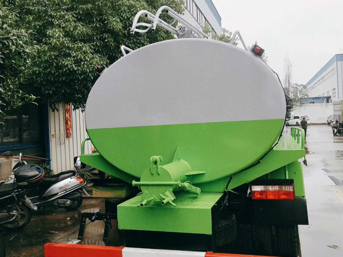 东风福瑞卡8方吸粪車(chē)