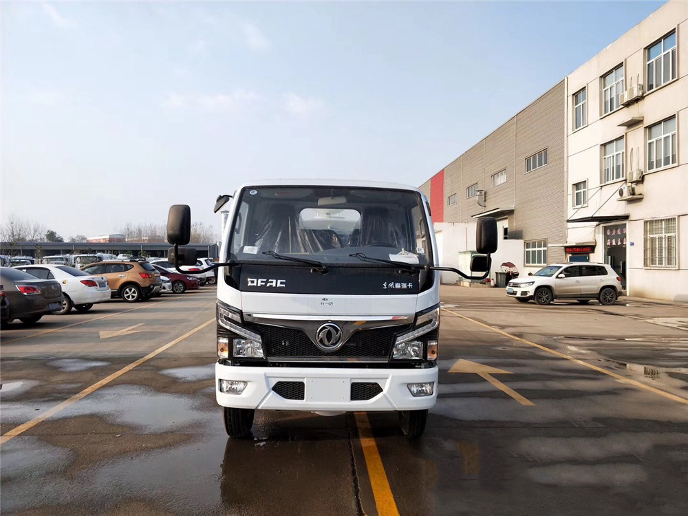 國(guó)六5立方东风D6 洒水車(chē)