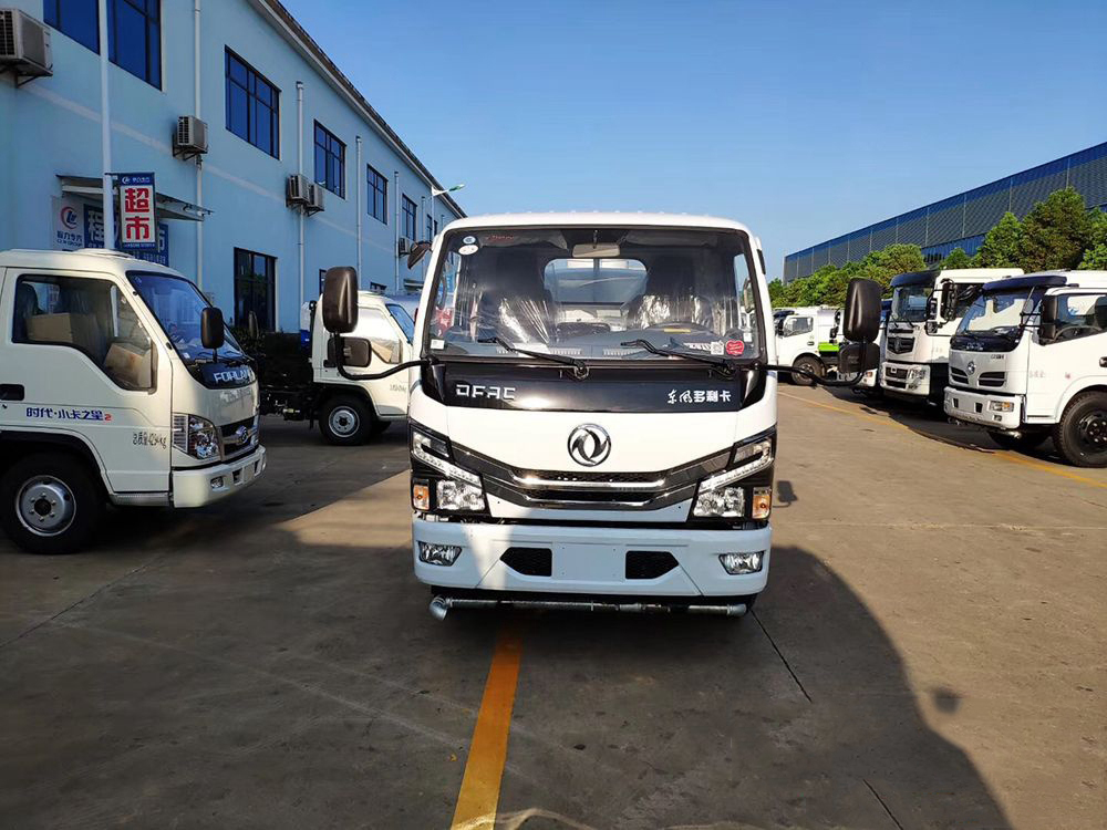 國(guó)六5立方东风D6 洒水車(chē)