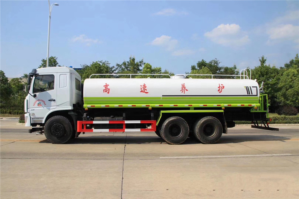 國(guó)六20立方东风专底后双桥 洒水車(chē)
