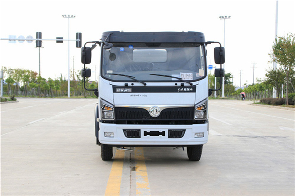 國(guó)六9立方东风D7 洒水車(chē)