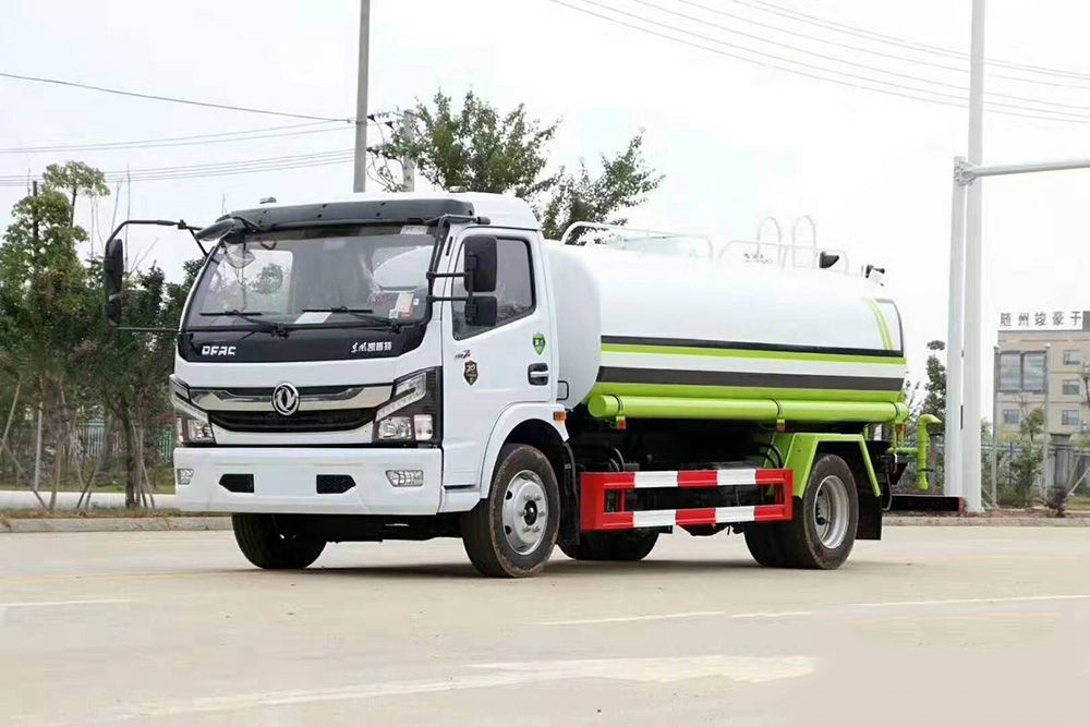 國(guó)六9立方东风D7 洒水車(chē)