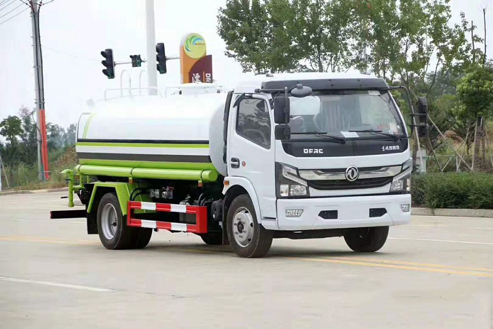 國(guó)六9立方东风D7 洒水車(chē)